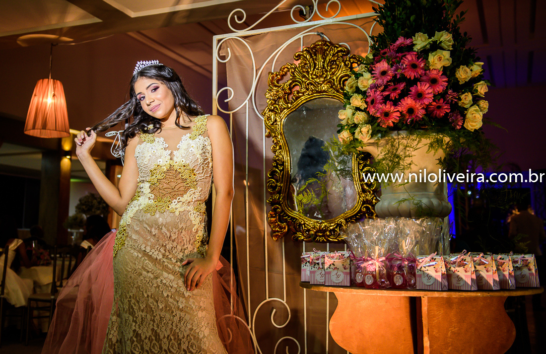 Fotógrafo de 15 anos Maceió Alagoas, decoração e Cerimonial Valoz e Silva, Buffet -Tony De cor, Banda e DJ Os Kafonas, Bolo Fábia Rocha, Lembrancinhas: Bm Artes Personalizadas, Oziel Telões, Vestido Aluvest, Salão de festas Clube dos Sargentos ASSMAL