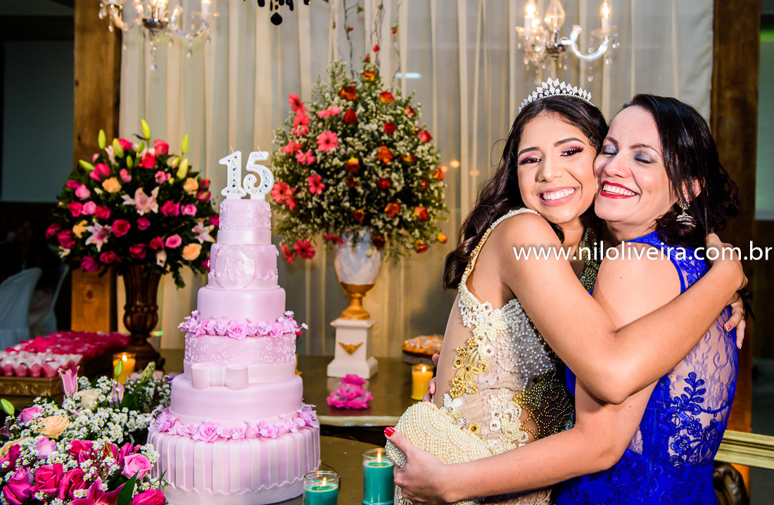 Fotógrafo de 15 anos Maceió Alagoas, decoração e Cerimonial Valoz e Silva, Buffet -Tony De cor, Banda e DJ Os Kafonas, Bolo Fábia Rocha, Lembrancinhas: Bm Artes Personalizadas, Oziel Telões, Vestido Aluvest, Salão de festas Clube dos Sargentos ASSMAL