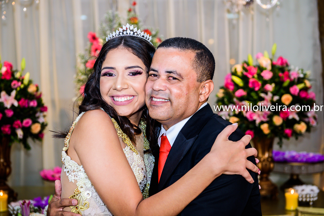 Fotógrafo de 15 anos Maceió Alagoas, decoração e Cerimonial Valoz e Silva, Buffet -Tony De cor, Banda e DJ Os Kafonas, Bolo Fábia Rocha, Lembrancinhas: Bm Artes Personalizadas, Oziel Telões, Vestido Aluvest, Salão de festas Clube dos Sargentos ASSMAL