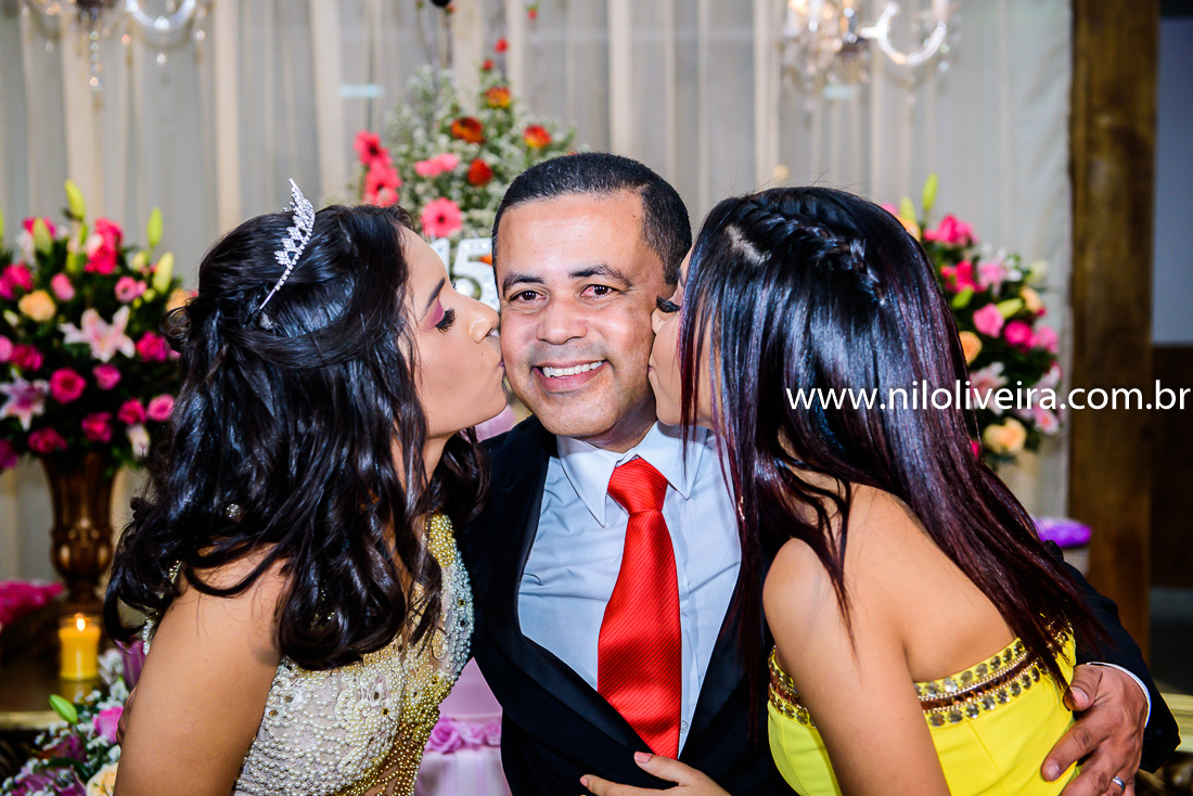 Fotógrafo de 15 anos Maceió Alagoas, decoração e Cerimonial Valoz e Silva, Buffet -Tony De cor, Banda e DJ Os Kafonas, Bolo Fábia Rocha, Lembrancinhas: Bm Artes Personalizadas, Oziel Telões, Vestido Aluvest, Salão de festas Clube dos Sargentos ASSMAL