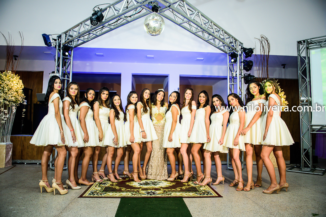 Fotógrafo de 15 anos Maceió Alagoas, decoração e Cerimonial Valoz e Silva, Buffet -Tony De cor, Banda e DJ Os Kafonas, Bolo Fábia Rocha, Lembrancinhas: Bm Artes Personalizadas, Oziel Telões, Vestido Aluvest, Salão de festas Clube dos Sargentos ASSMAL