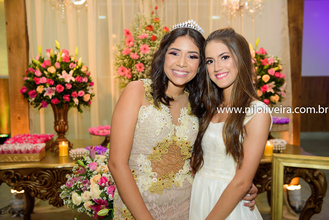 Fotógrafo de 15 anos Maceió Alagoas, decoração e Cerimonial Valoz e Silva, Buffet -Tony De cor, Banda e DJ Os Kafonas, Bolo Fábia Rocha, Lembrancinhas: Bm Artes Personalizadas, Oziel Telões, Vestido Aluvest, Salão de festas Clube dos Sargentos ASSMAL