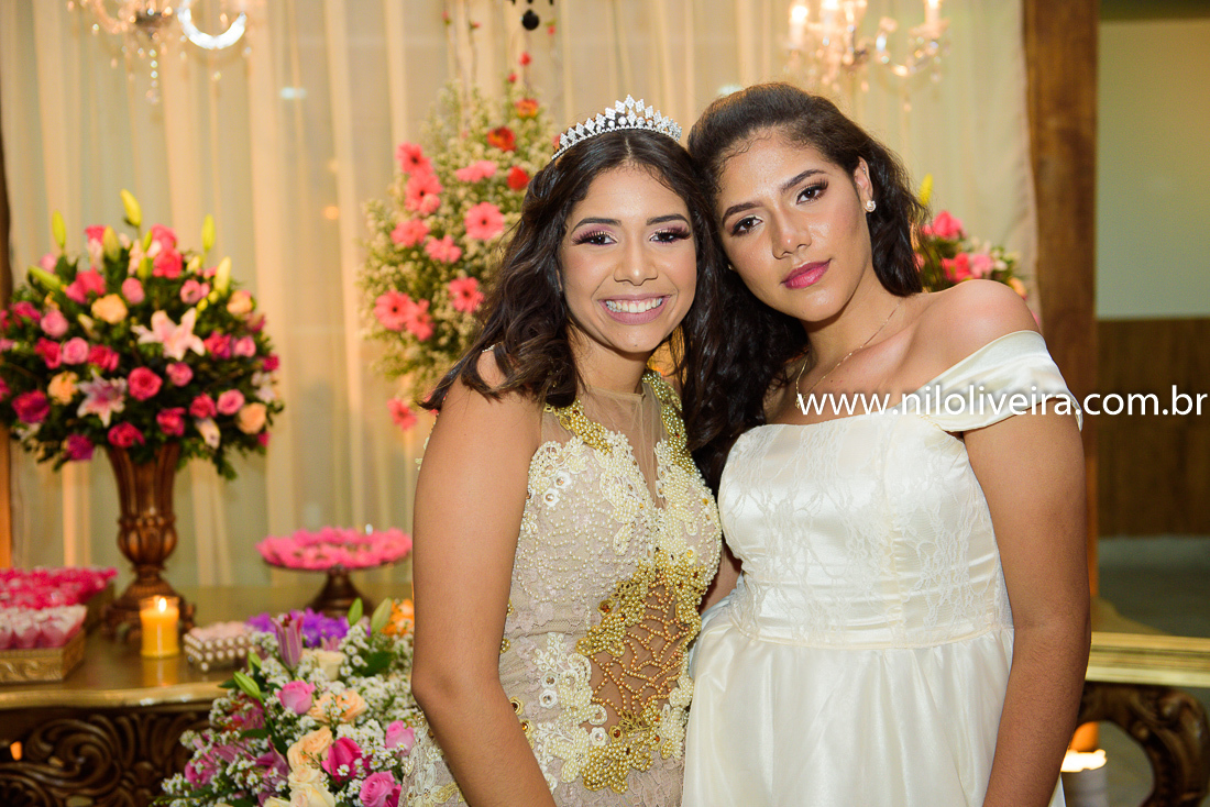 Fotógrafo de 15 anos Maceió Alagoas, decoração e Cerimonial Valoz e Silva, Buffet -Tony De cor, Banda e DJ Os Kafonas, Bolo Fábia Rocha, Lembrancinhas: Bm Artes Personalizadas, Oziel Telões, Vestido Aluvest, Salão de festas Clube dos Sargentos ASSMAL