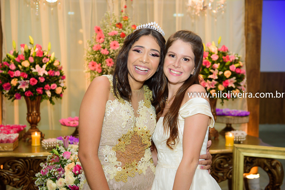 Fotógrafo de 15 anos Maceió Alagoas, decoração e Cerimonial Valoz e Silva, Buffet -Tony De cor, Banda e DJ Os Kafonas, Bolo Fábia Rocha, Lembrancinhas: Bm Artes Personalizadas, Oziel Telões, Vestido Aluvest, Salão de festas Clube dos Sargentos ASSMAL