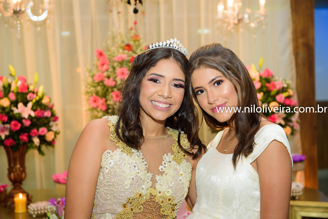 Fotógrafo de 15 anos Maceió Alagoas, decoração e Cerimonial Valoz e Silva, Buffet -Tony De cor, Banda e DJ Os Kafonas, Bolo Fábia Rocha, Lembrancinhas: Bm Artes Personalizadas, Oziel Telões, Vestido Aluvest, Salão de festas Clube dos Sargentos ASSMAL