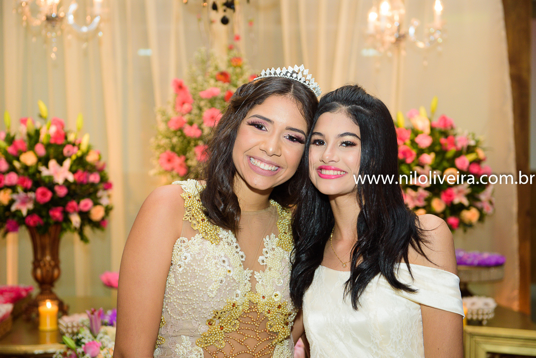 Fotógrafo de 15 anos Maceió Alagoas, decoração e Cerimonial Valoz e Silva, Buffet -Tony De cor, Banda e DJ Os Kafonas, Bolo Fábia Rocha, Lembrancinhas: Bm Artes Personalizadas, Oziel Telões, Vestido Aluvest, Salão de festas Clube dos Sargentos ASSMAL