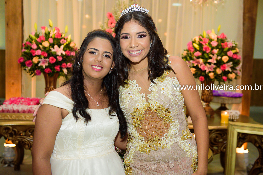 Fotógrafo de 15 anos Maceió Alagoas, decoração e Cerimonial Valoz e Silva, Buffet -Tony De cor, Banda e DJ Os Kafonas, Bolo Fábia Rocha, Lembrancinhas: Bm Artes Personalizadas, Oziel Telões, Vestido Aluvest, Salão de festas Clube dos Sargentos ASSMAL