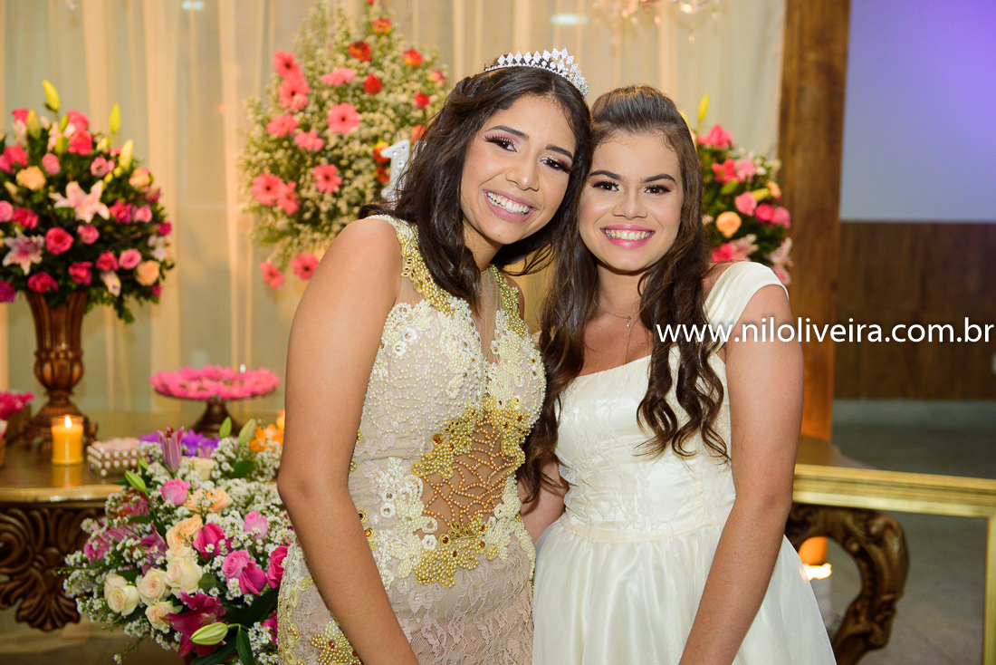 Fotógrafo de 15 anos Maceió Alagoas, decoração e Cerimonial Valoz e Silva, Buffet -Tony De cor, Banda e DJ Os Kafonas, Bolo Fábia Rocha, Lembrancinhas: Bm Artes Personalizadas, Oziel Telões, Vestido Aluvest, Salão de festas Clube dos Sargentos ASSMAL