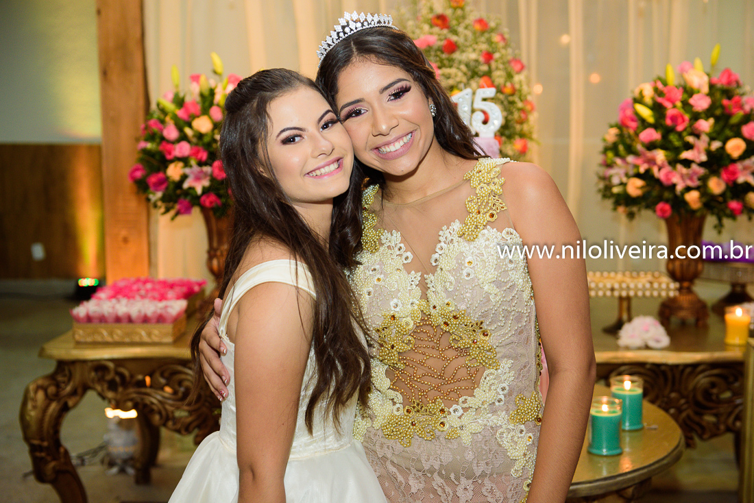 Fotógrafo de 15 anos Maceió Alagoas, decoração e Cerimonial Valoz e Silva, Buffet -Tony De cor, Banda e DJ Os Kafonas, Bolo Fábia Rocha, Lembrancinhas: Bm Artes Personalizadas, Oziel Telões, Vestido Aluvest, Salão de festas Clube dos Sargentos ASSMAL