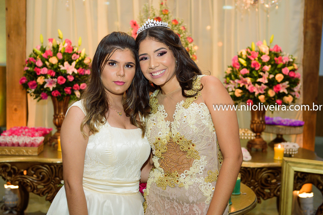 Fotógrafo de 15 anos Maceió Alagoas, decoração e Cerimonial Valoz e Silva, Buffet -Tony De cor, Banda e DJ Os Kafonas, Bolo Fábia Rocha, Lembrancinhas: Bm Artes Personalizadas, Oziel Telões, Vestido Aluvest, Salão de festas Clube dos Sargentos ASSMAL