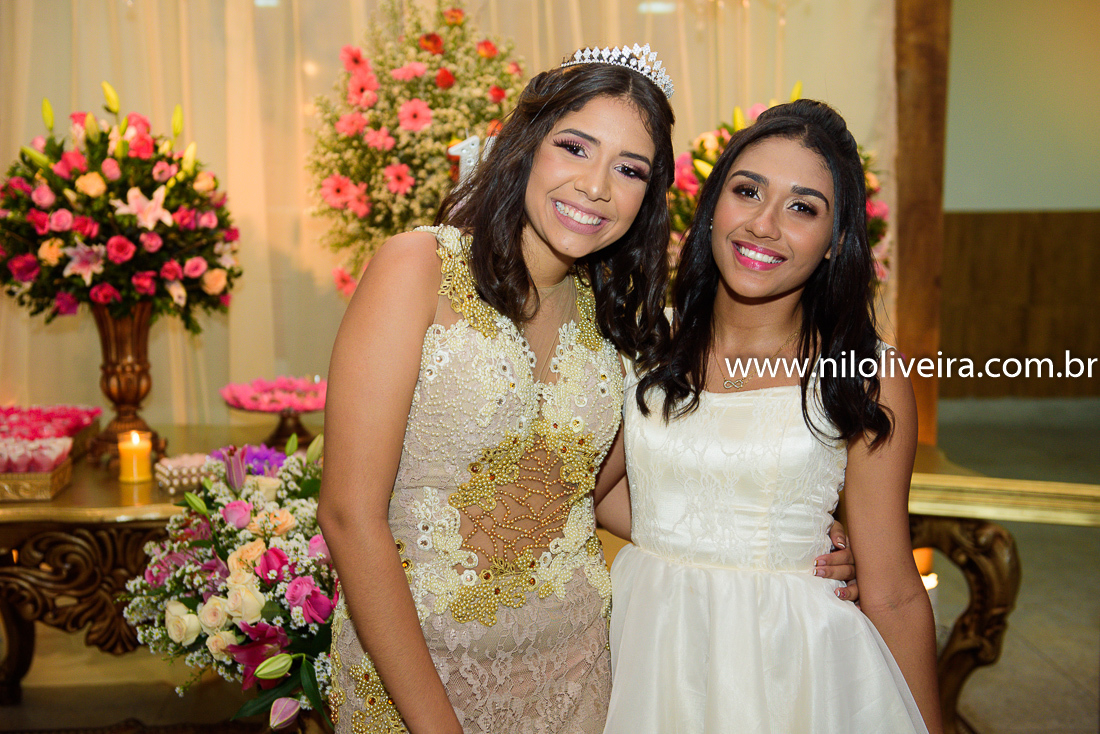 Fotógrafo de 15 anos Maceió Alagoas, decoração e Cerimonial Valoz e Silva, Buffet -Tony De cor, Banda e DJ Os Kafonas, Bolo Fábia Rocha, Lembrancinhas: Bm Artes Personalizadas, Oziel Telões, Vestido Aluvest, Salão de festas Clube dos Sargentos ASSMAL