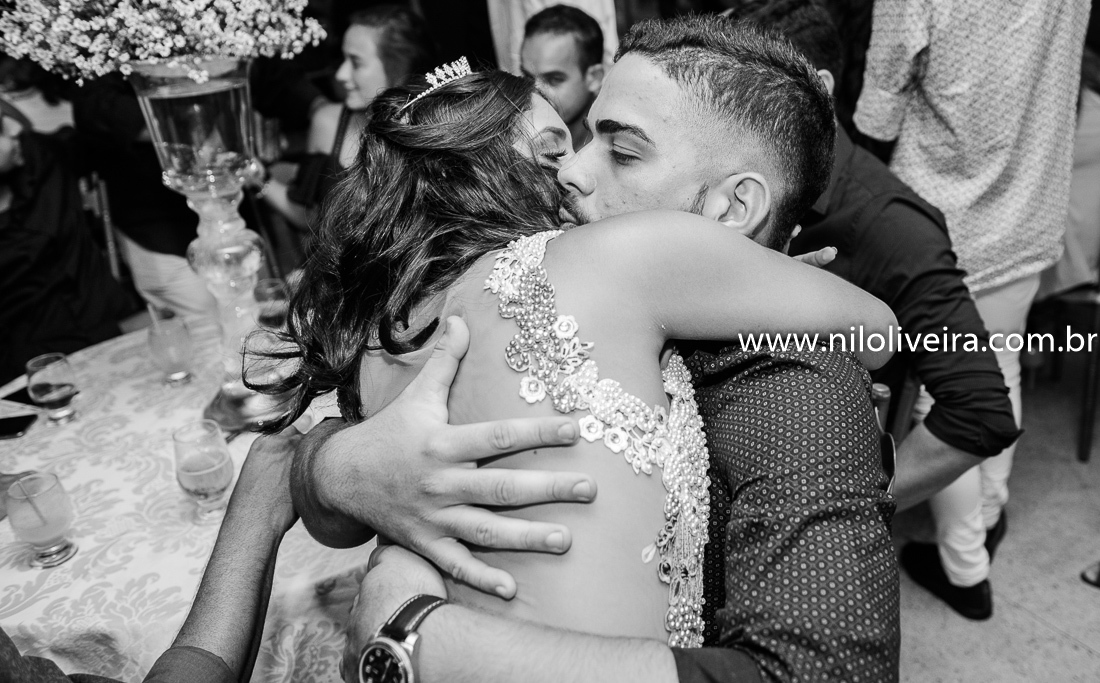 Fotógrafo de 15 anos Maceió Alagoas, decoração e Cerimonial Valoz e Silva, Buffet -Tony De cor, Banda e DJ Os Kafonas, Bolo Fábia Rocha, Lembrancinhas: Bm Artes Personalizadas, Oziel Telões, Vestido Aluvest, Salão de festas Clube dos Sargentos ASSMAL