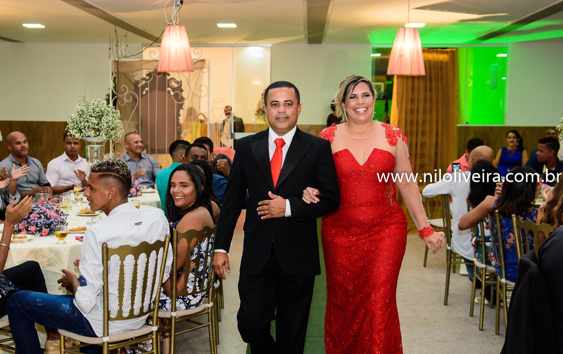 Fotógrafo de 15 anos Maceió Alagoas, decoração e Cerimonial Valoz e Silva, Buffet -Tony De cor, Banda e DJ Os Kafonas, Bolo Fábia Rocha, Lembrancinhas: Bm Artes Personalizadas, Oziel Telões, Vestido Aluvest, Salão de festas Clube dos Sargentos ASSMAL