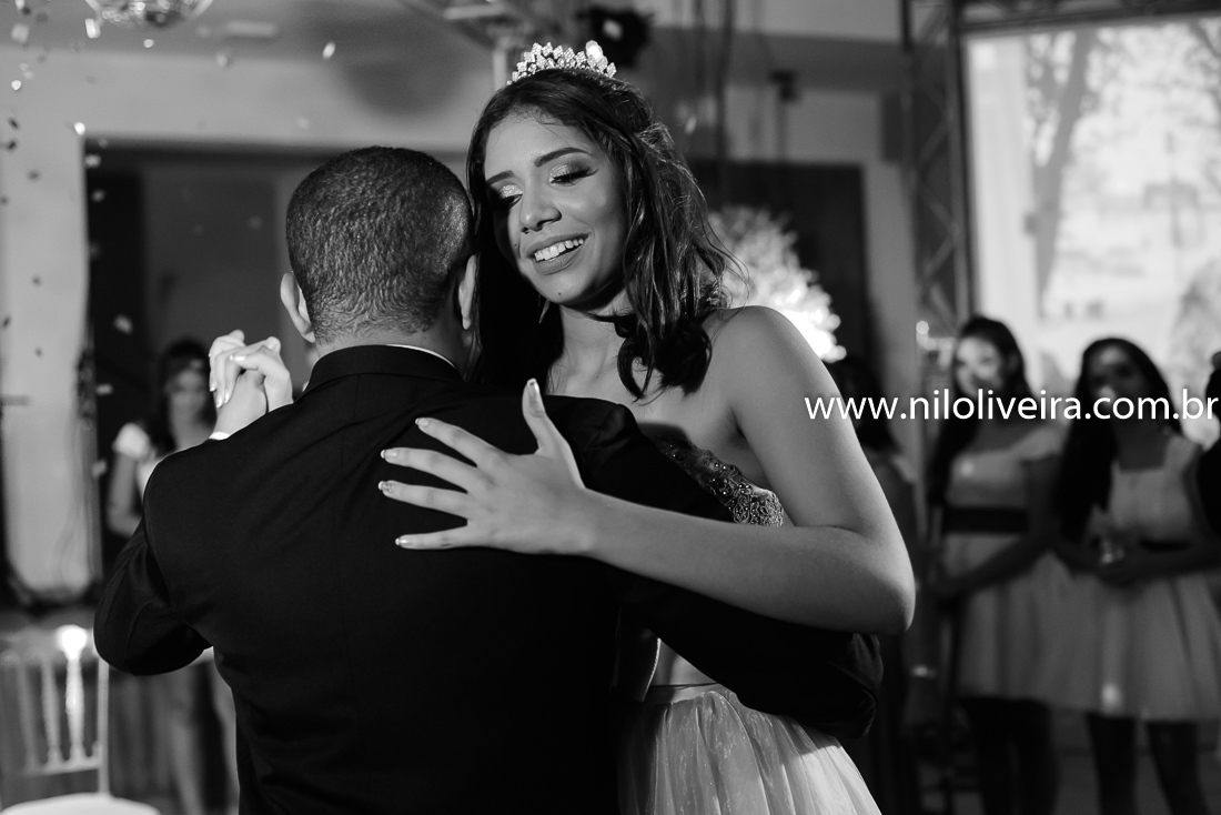 Fotógrafo de 15 anos Maceió Alagoas, decoração e Cerimonial Valoz e Silva, Buffet -Tony De cor, Banda e DJ Os Kafonas, Bolo Fábia Rocha, Lembrancinhas: Bm Artes Personalizadas, Oziel Telões, Vestido Aluvest, Salão de festas Clube dos Sargentos ASSMAL