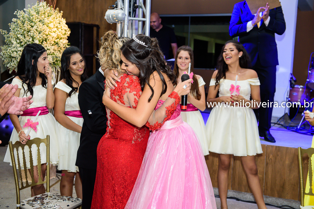 Fotógrafo de 15 anos Maceió Alagoas, decoração e Cerimonial Valoz e Silva, Buffet -Tony De cor, Banda e DJ Os Kafonas, Bolo Fábia Rocha, Lembrancinhas: Bm Artes Personalizadas, Oziel Telões, Vestido Aluvest, Salão de festas Clube dos Sargentos ASSMAL