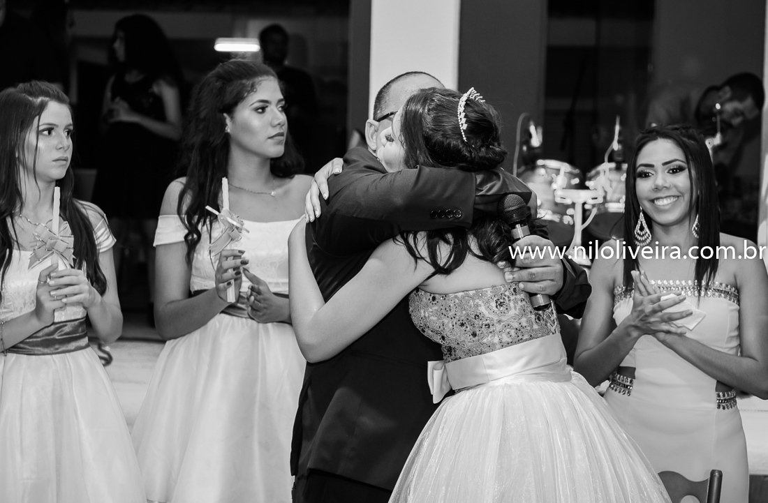 Fotógrafo de 15 anos Maceió Alagoas, decoração e Cerimonial Valoz e Silva, Buffet -Tony De cor, Banda e DJ Os Kafonas, Bolo Fábia Rocha, Lembrancinhas: Bm Artes Personalizadas, Oziel Telões, Vestido Aluvest, Salão de festas Clube dos Sargentos ASSMAL