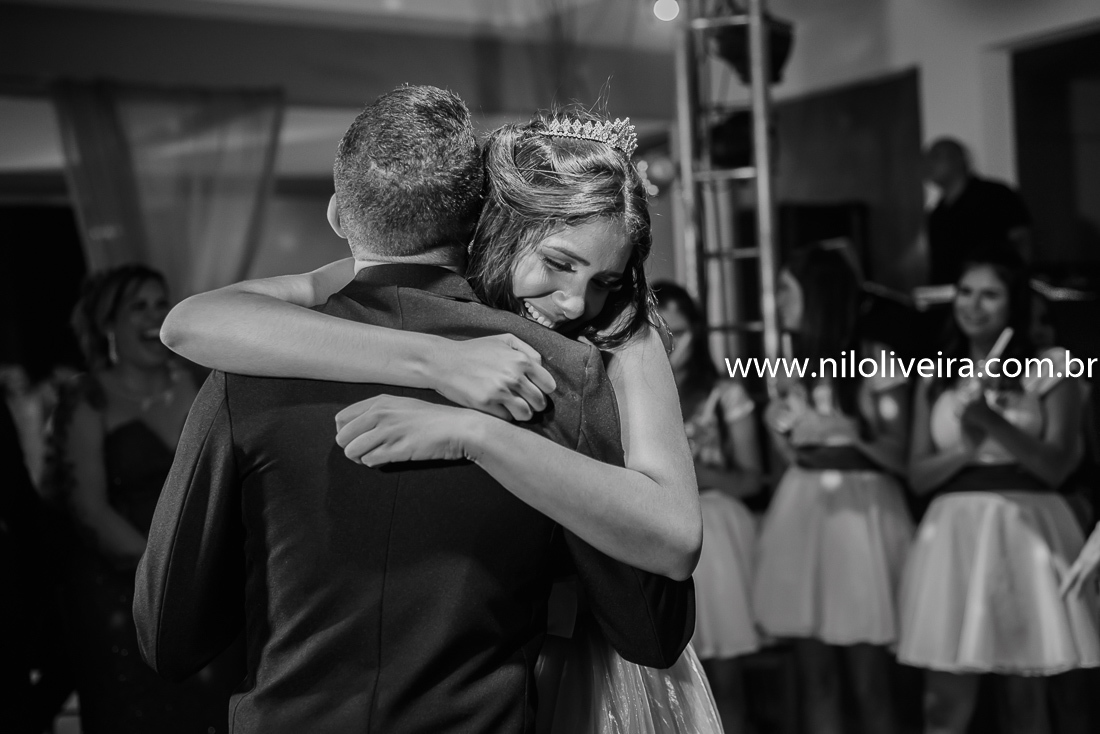 Fotógrafo de 15 anos Maceió Alagoas, decoração e Cerimonial Valoz e Silva, Buffet -Tony De cor, Banda e DJ Os Kafonas, Bolo Fábia Rocha, Lembrancinhas: Bm Artes Personalizadas, Oziel Telões, Vestido Aluvest, Salão de festas Clube dos Sargentos ASSMAL