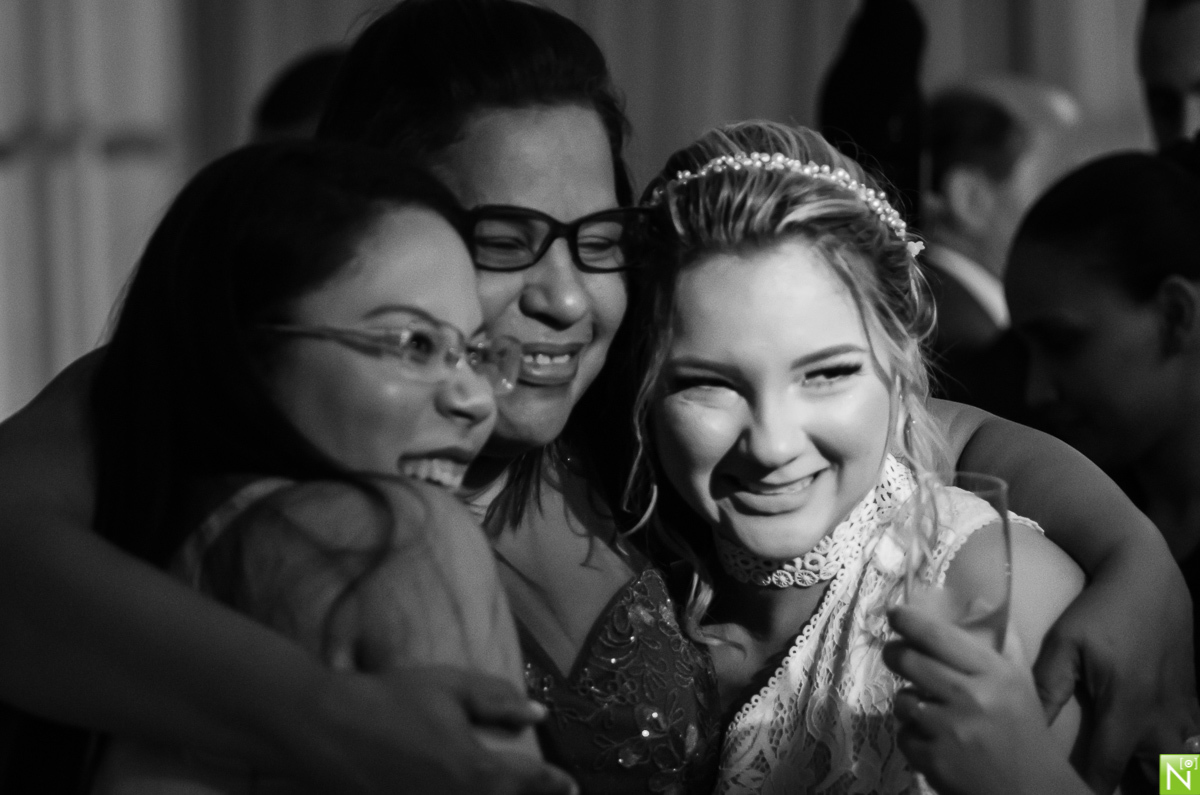 Igreja Nossa Senhora Nazaré, Wgoumert, Buffet Wgoumert, Cerimonial Kleanne Firemann, Arrazo Noivas, Chocola´j Cakes, Iluminação Cênica Equipamentos Flash, Dj Sax And Sounds, Fc Service Segurança
Bebidas Jambo Bebidas, Fotógrafo de casamento Al, Fotógrafo 