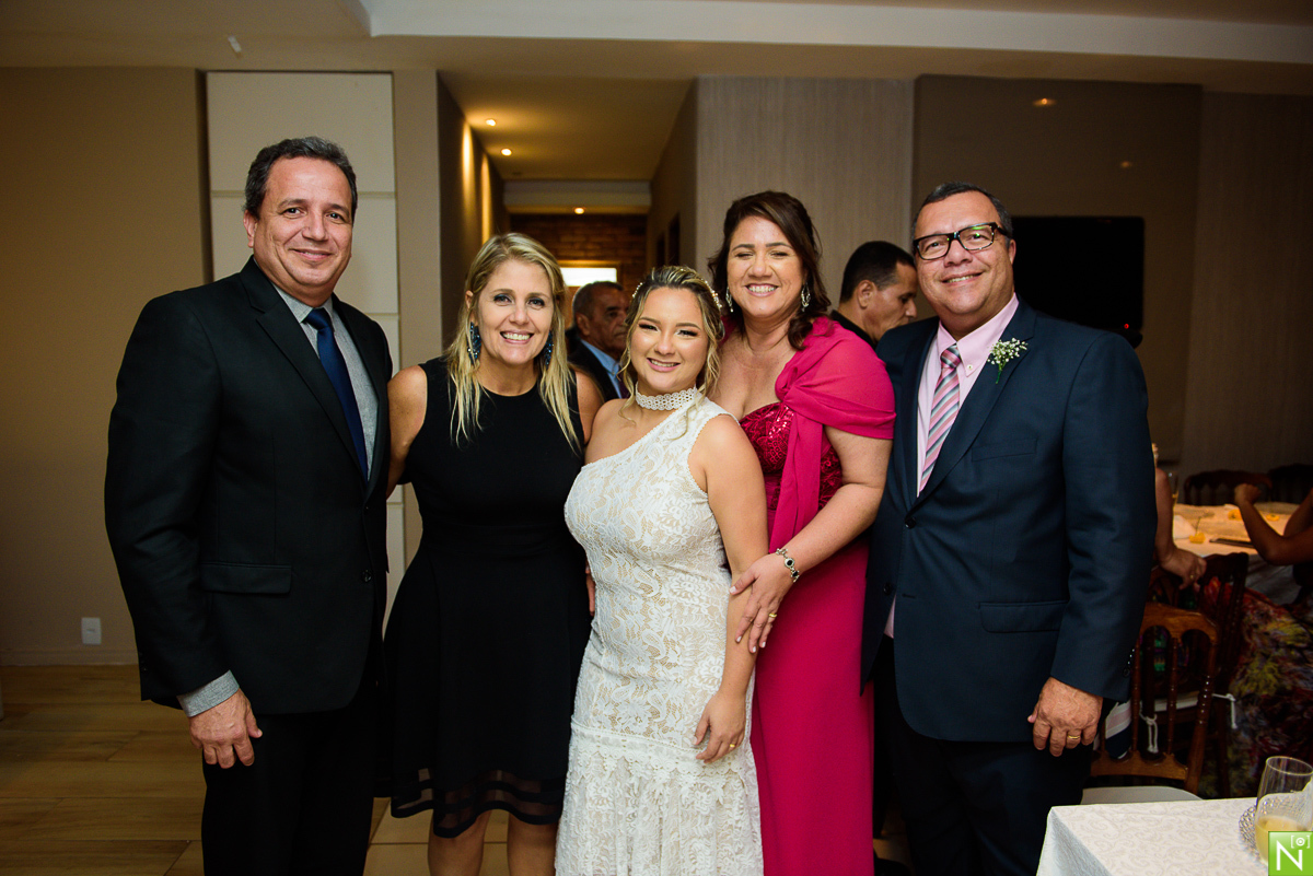 Igreja Nossa Senhora Nazaré, Wgoumert, Buffet Wgoumert, Cerimonial Kleanne Firemann, Arrazo Noivas, Chocola´j Cakes, Iluminação Cênica Equipamentos Flash, Dj Sax And Sounds, Fc Service Segurança
Bebidas Jambo Bebidas, Fotógrafo de casamento Al, Fotógrafo 