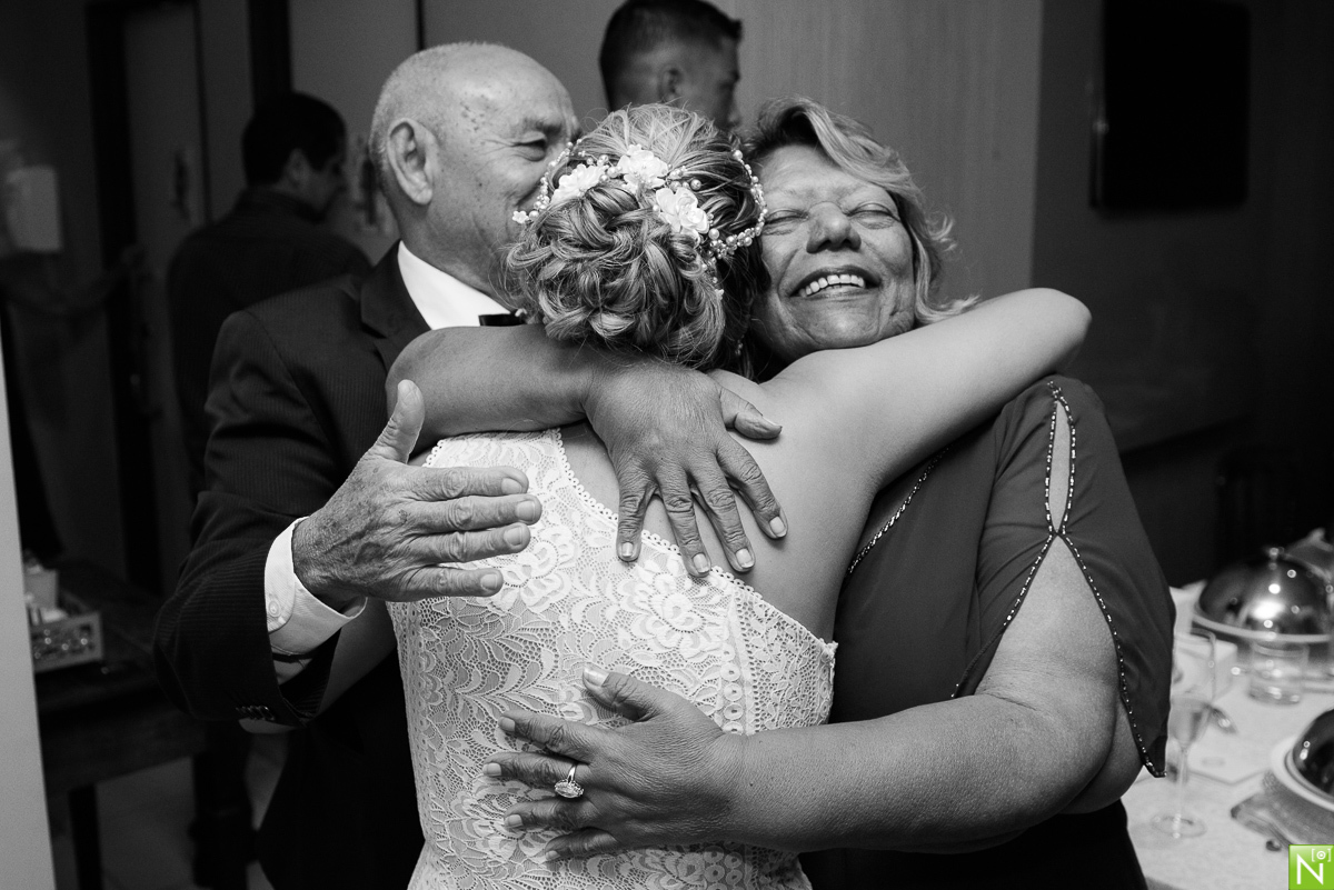 Igreja Nossa Senhora Nazaré, Wgoumert, Buffet Wgoumert, Cerimonial Kleanne Firemann, Arrazo Noivas, Chocola´j Cakes, Iluminação Cênica Equipamentos Flash, Dj Sax And Sounds, Fc Service Segurança
Bebidas Jambo Bebidas, Fotógrafo de casamento Al, Fotógrafo 