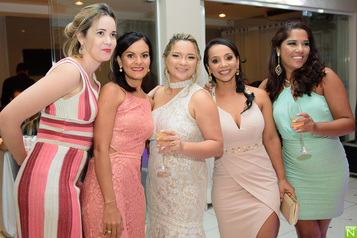 Igreja Nossa Senhora Nazaré, Wgoumert, Buffet Wgoumert, Cerimonial Kleanne Firemann, Arrazo Noivas, Chocola´j Cakes, Iluminação Cênica Equipamentos Flash, Dj Sax And Sounds, Fc Service Segurança
Bebidas Jambo Bebidas, Fotógrafo de casamento Al, Fotógrafo 