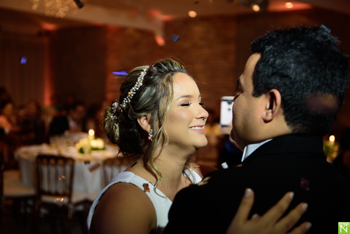 Igreja Nossa Senhora Nazaré, Wgoumert, Buffet Wgoumert, Cerimonial Kleanne Firemann, Arrazo Noivas, Chocola´j Cakes, Iluminação Cênica Equipamentos Flash, Dj Sax And Sounds, Fc Service Segurança
Bebidas Jambo Bebidas, Fotógrafo de casamento Al, Fotógrafo 