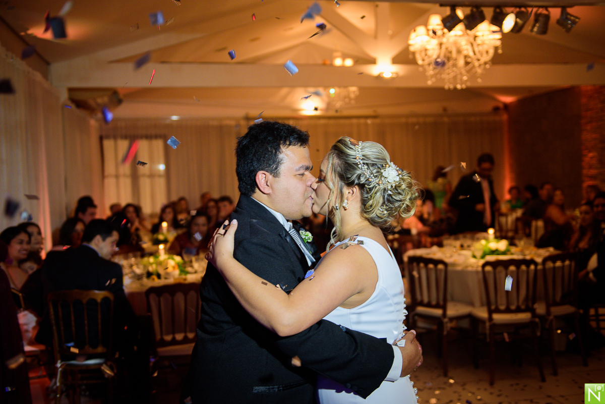 Igreja Nossa Senhora Nazaré, Wgoumert, Buffet Wgoumert, Cerimonial Kleanne Firemann, Arrazo Noivas, Chocola´j Cakes, Iluminação Cênica Equipamentos Flash, Dj Sax And Sounds, Fc Service Segurança
Bebidas Jambo Bebidas, Fotógrafo de casamento Al, Fotógrafo 