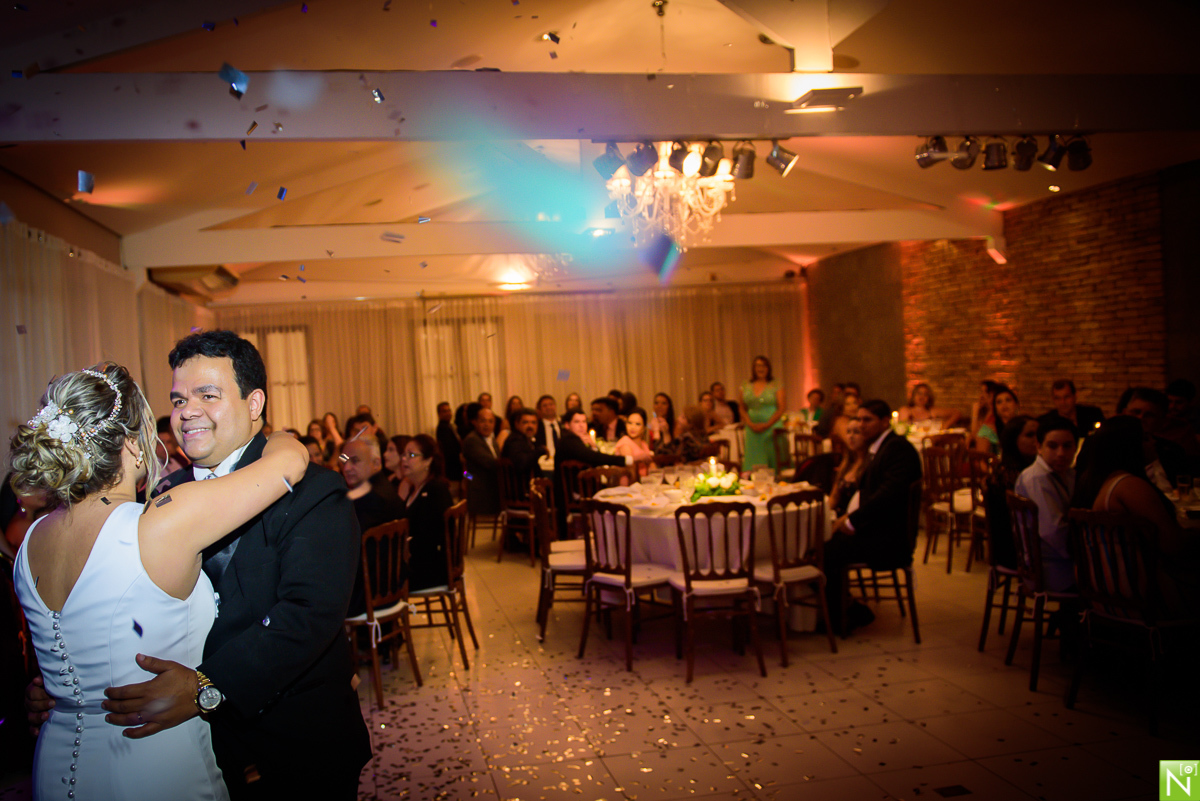 Igreja Nossa Senhora Nazaré, Wgoumert, Buffet Wgoumert, Cerimonial Kleanne Firemann, Arrazo Noivas, Chocola´j Cakes, Iluminação Cênica Equipamentos Flash, Dj Sax And Sounds, Fc Service Segurança
Bebidas Jambo Bebidas, Fotógrafo de casamento Al, Fotógrafo 