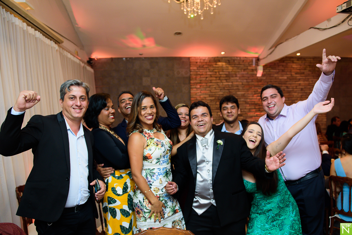 Igreja Nossa Senhora Nazaré, Wgoumert, Buffet Wgoumert, Cerimonial Kleanne Firemann, Arrazo Noivas, Chocola´j Cakes, Iluminação Cênica Equipamentos Flash, Dj Sax And Sounds, Fc Service Segurança
Bebidas Jambo Bebidas, Fotógrafo de casamento Al, Fotógrafo 