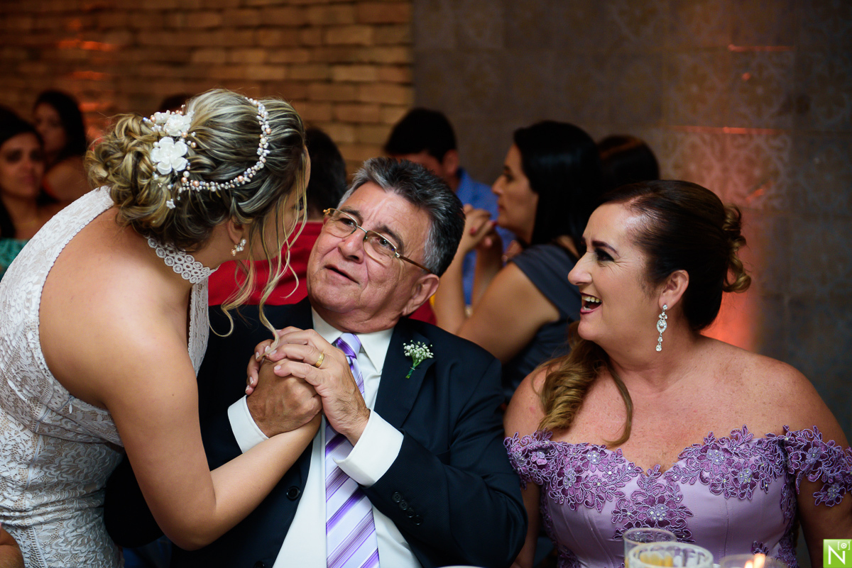 Igreja Nossa Senhora Nazaré, Wgoumert, Buffet Wgoumert, Cerimonial Kleanne Firemann, Arrazo Noivas, Chocola´j Cakes, Iluminação Cênica Equipamentos Flash, Dj Sax And Sounds, Fc Service Segurança
Bebidas Jambo Bebidas, Fotógrafo de casamento Al, Fotógrafo 