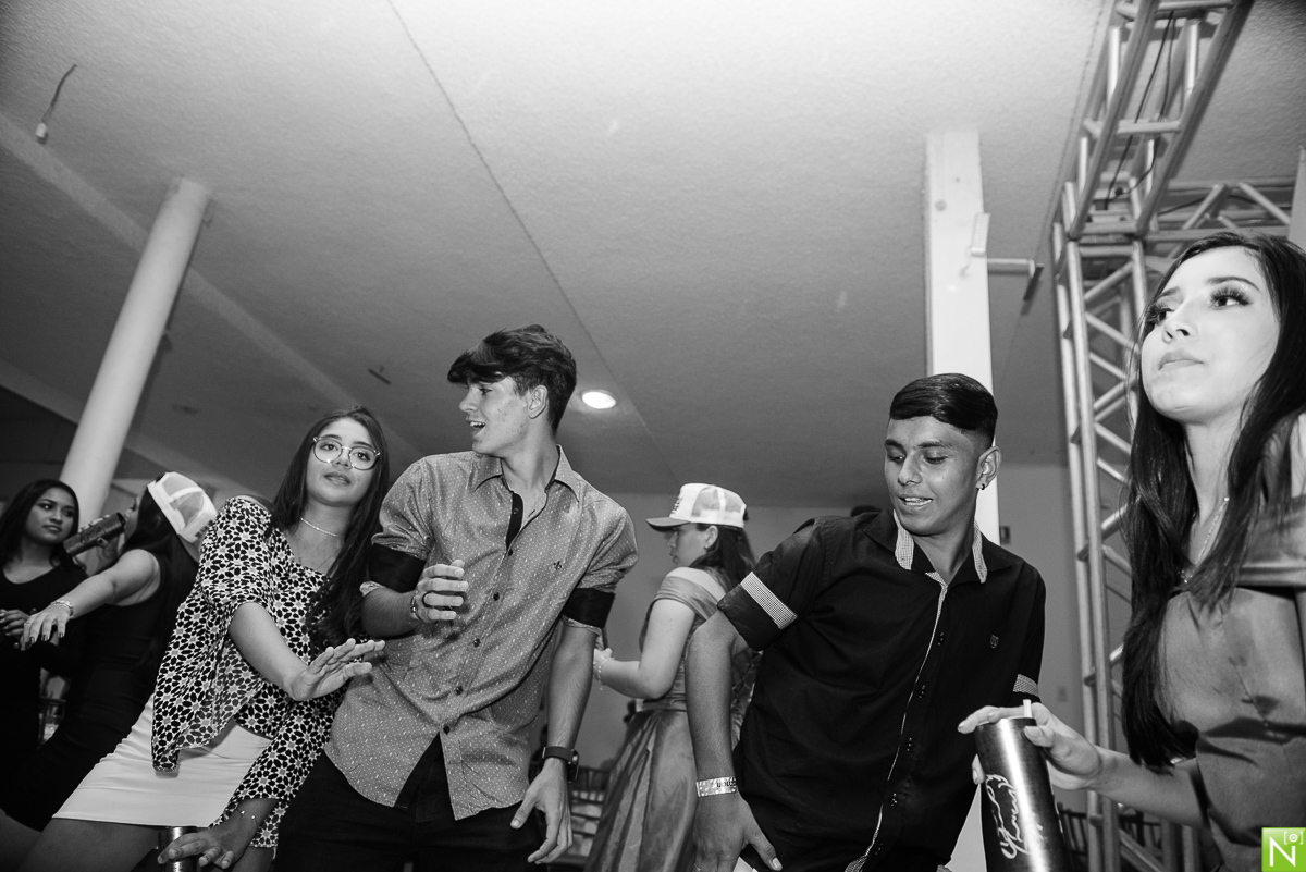 Fotógrafo de 15 anos Maceió Alagoas, Salão de festas Reviver, Buffet: Solange Araújo, Make : Aninha Lyra, Decorador: Junior Lisboa, Dj Léo & Delanie , Buffet e Salão: Coma Bem Maceió-alagoasm Decoração Junior Lisboa, Banda Márcia Fernanda, Super Laser, Ba