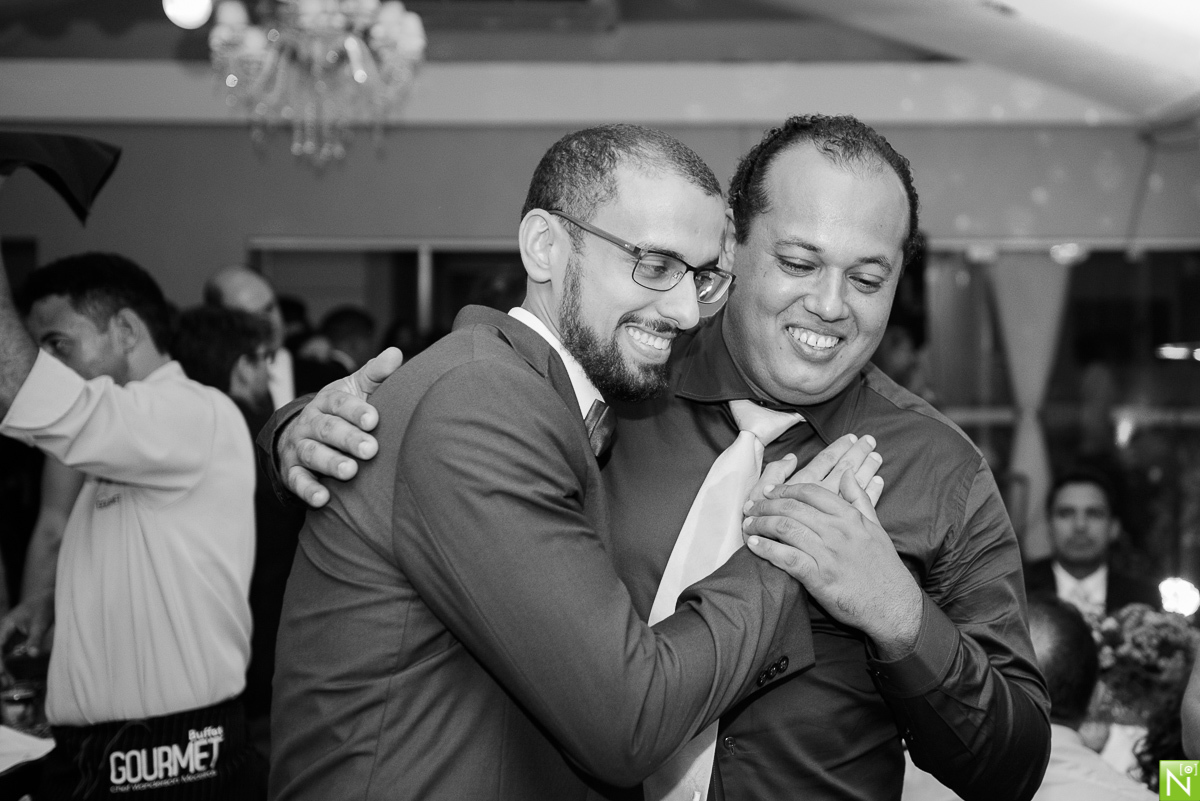 Cerimonia e Recepção: Picui, Wgoumert, Buffet Wgoumert, Arrazo Noivas, Banda: Som de Vinil mcz, DJ: Saulo Richard, Make e Hair: Aninha Lyra, 
Traje noivo: Vert Rouge Sophistige, Fotógrafo de casamento Al,
