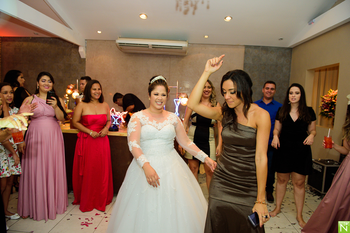 Cerimonia e Recepção: Picui, Wgoumert, Buffet Wgoumert, Arrazo Noivas, Banda: Som de Vinil mcz, DJ: Saulo Richard, Make e Hair: Aninha Lyra, 
Traje noivo: Vert Rouge Sophistige, Fotógrafo de casamento Al,
