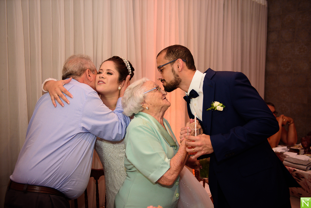 Cerimonia e Recepção: Picui, Wgoumert, Buffet Wgoumert, Arrazo Noivas, Banda: Som de Vinil mcz, DJ: Saulo Richard, Make e Hair: Aninha Lyra, 
Traje noivo: Vert Rouge Sophistige, Fotógrafo de casamento Al,
