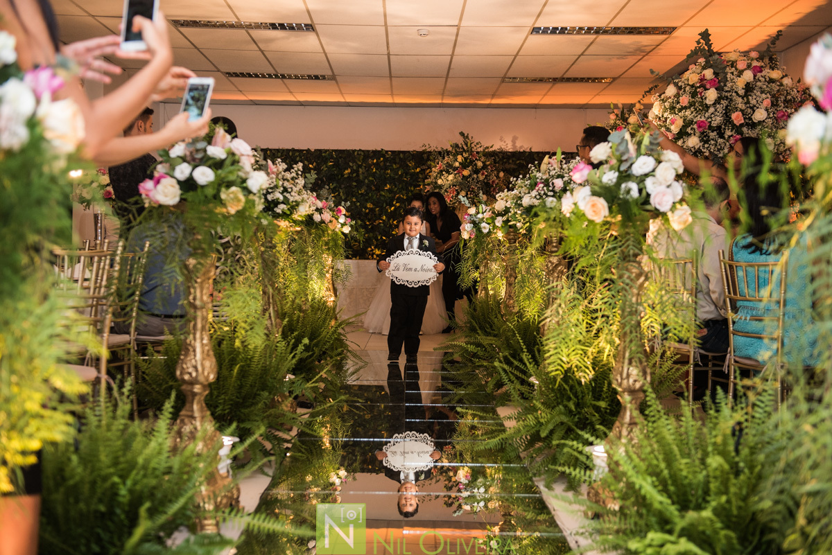 Cerimônia e recepção na Igreja Batista El Shaddai, Lili Lemos Cerimonial, Buffet Destak, Make: Thais Damásio, Iluminação Tech Solução, Buffet Destak, Móveis Garrote
Decoradora Nazedy, Vestido Neide Freire, Fotógrafo de casamento Maceió, Fotógrafo Maceió, 