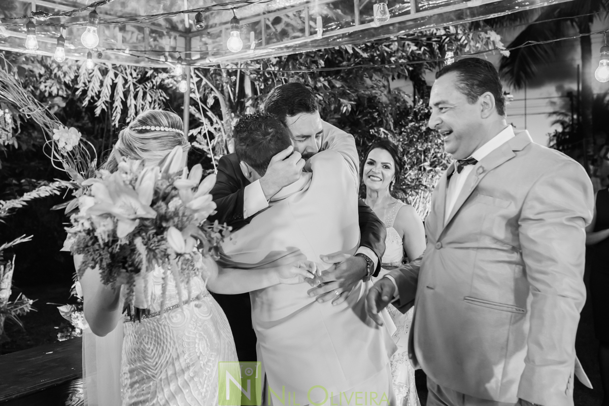 Fotógrafo de casamento Maceió, Cerimônia e Recepção Espaço Agenda, Decoração Isis Reis Decor, Vivi Araújo Assessoria, Flores mais Buquê, Vestido da Noiva I Love Vestidos, Buffet Ana Costas, Música para Casamentos Grupo Pra Sonhar, Sowbar Itinerante