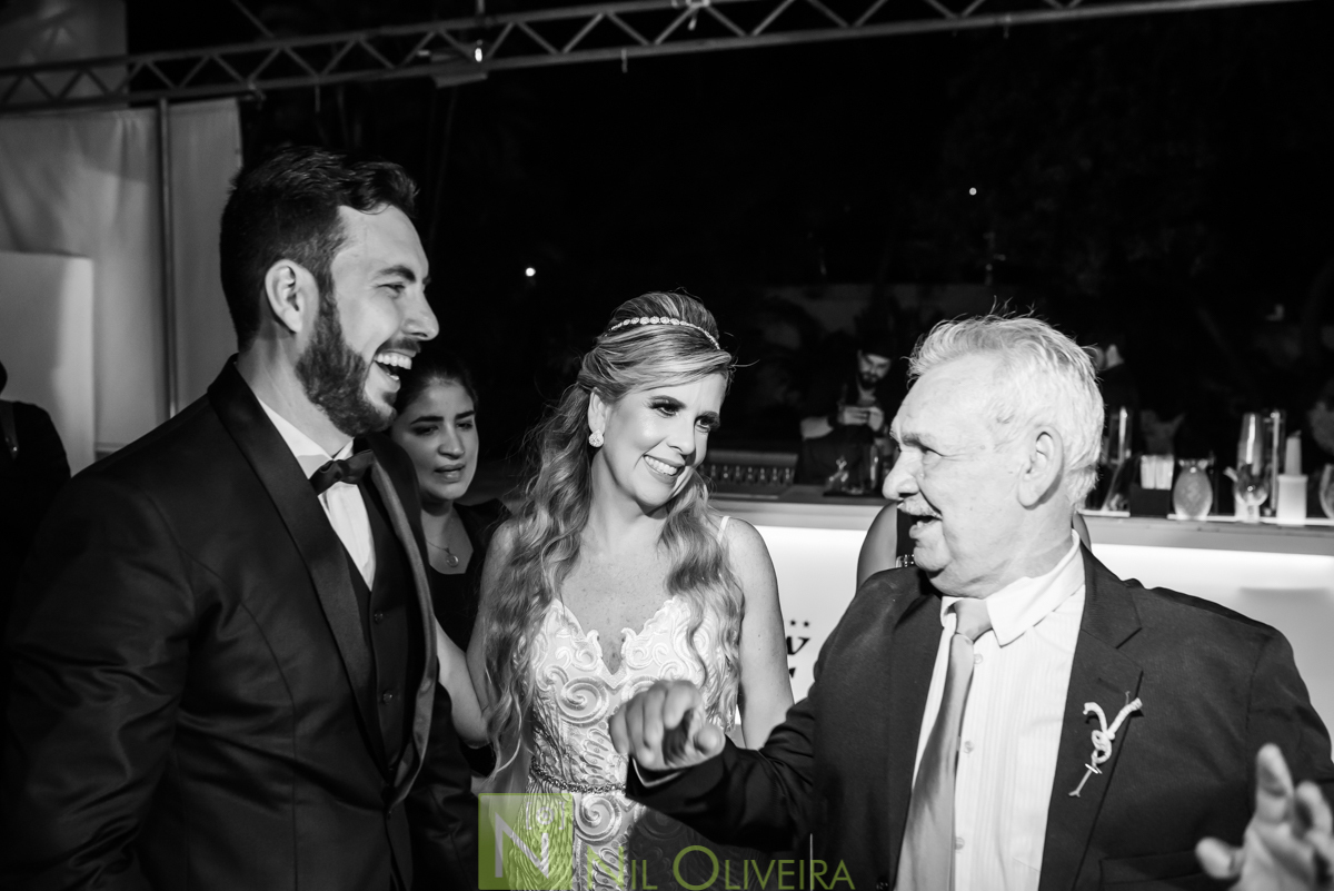 Fotógrafo de casamento Maceió, Cerimônia e Recepção Espaço Agenda, Decoração Isis Reis Decor, Vivi Araújo Assessoria, Flores mais Buquê, Vestido da Noiva I Love Vestidos, Buffet Ana Costas, Música para Casamentos Grupo Pra Sonhar, Sowbar Itinerante