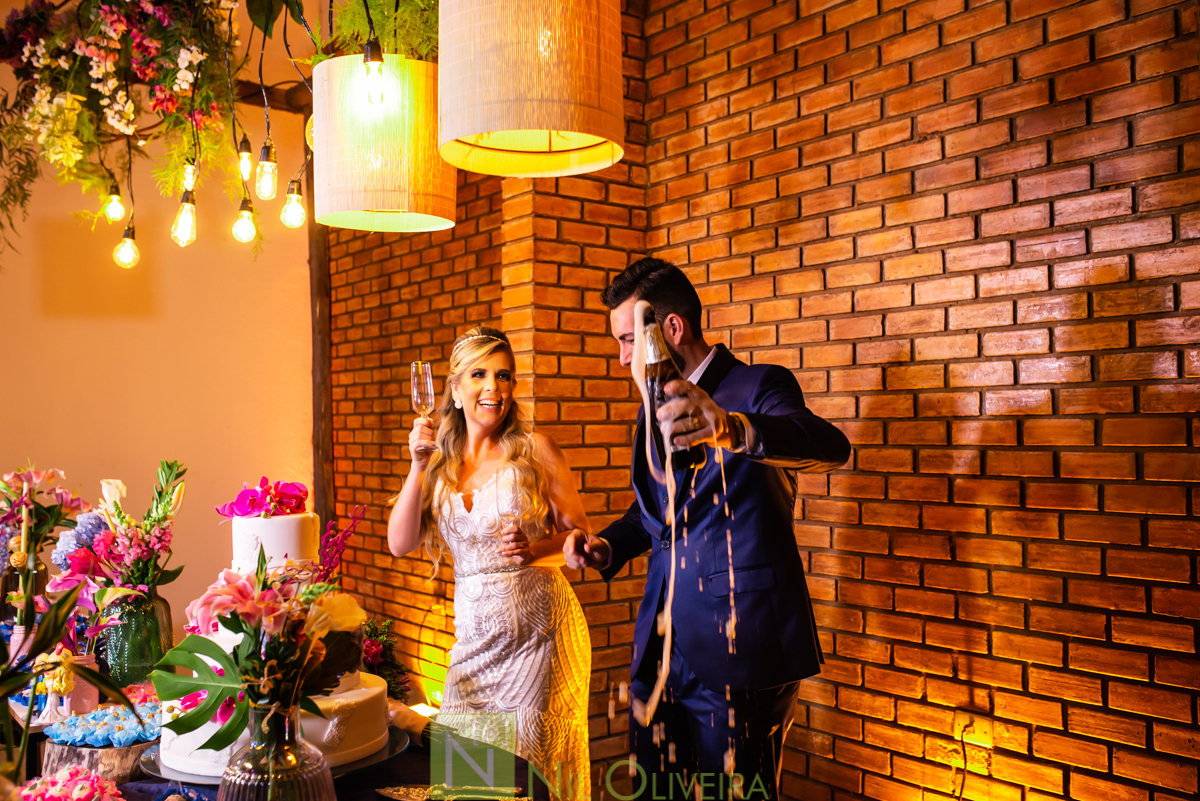 Fotógrafo de casamento Maceió, Cerimônia e Recepção Espaço Agenda, Decoração Isis Reis Decor, Vivi Araújo Assessoria, Flores mais Buquê, Vestido da Noiva I Love Vestidos, Buffet Ana Costas, Música para Casamentos Grupo Pra Sonhar, Sowbar Itinerante