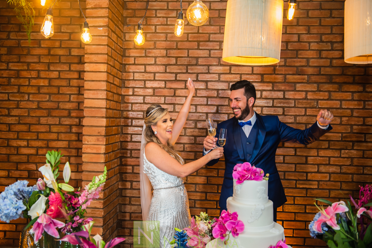 Fotógrafo de casamento Maceió, Cerimônia e Recepção Espaço Agenda, Decoração Isis Reis Decor, Vivi Araújo Assessoria, Flores mais Buquê, Vestido da Noiva I Love Vestidos, Buffet Ana Costas, Música para Casamentos Grupo Pra Sonhar, Sowbar Itinerante