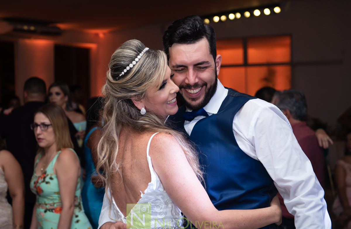 Fotógrafo de casamento Maceió, Cerimônia e Recepção Espaço Agenda, Decoração Isis Reis Decor, Vivi Araújo Assessoria, Flores mais Buquê, Vestido da Noiva I Love Vestidos, Buffet Ana Costas, Música para Casamentos Grupo Pra Sonhar, Sowbar Itinerante