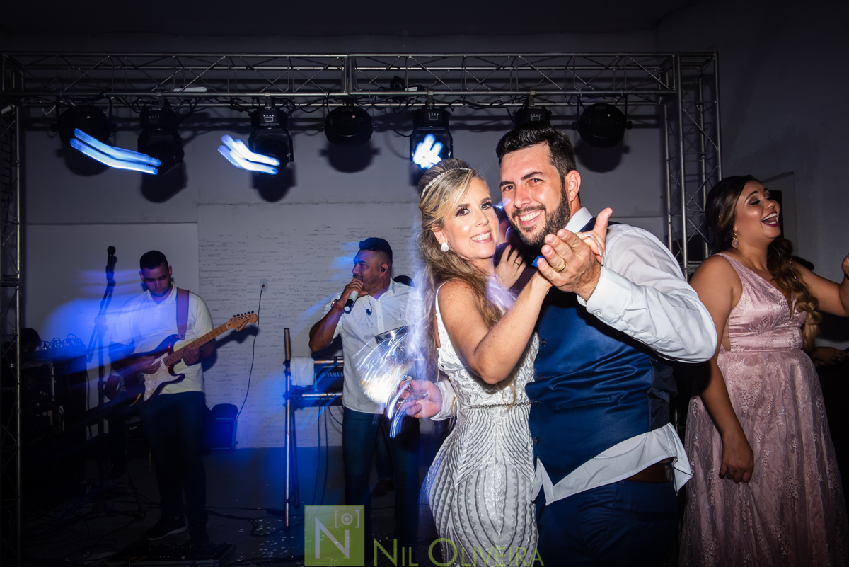 Fotógrafo de casamento Maceió, Cerimônia e Recepção Espaço Agenda, Decoração Isis Reis Decor, Vivi Araújo Assessoria, Flores mais Buquê, Vestido da Noiva I Love Vestidos, Buffet Ana Costas, Música para Casamentos Grupo Pra Sonhar, Sowbar Itinerante