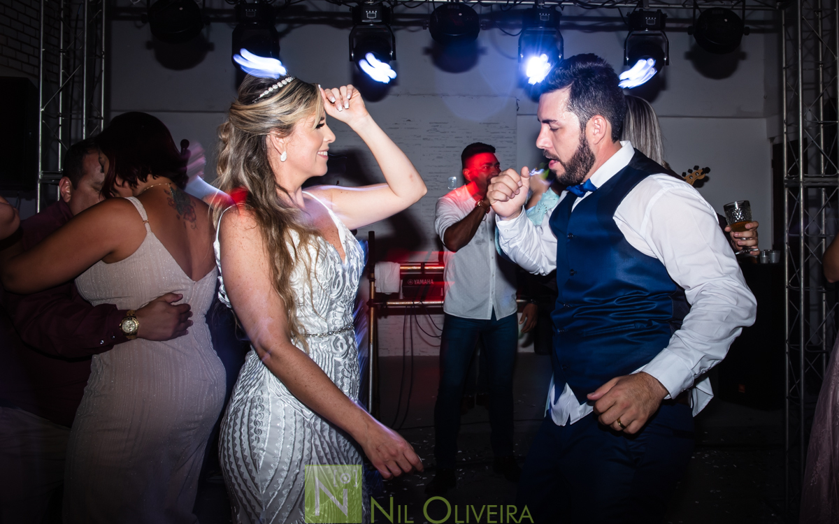 Fotógrafo de casamento Maceió, Cerimônia e Recepção Espaço Agenda, Decoração Isis Reis Decor, Vivi Araújo Assessoria, Flores mais Buquê, Vestido da Noiva I Love Vestidos, Buffet Ana Costas, Música para Casamentos Grupo Pra Sonhar, Sowbar Itinerante