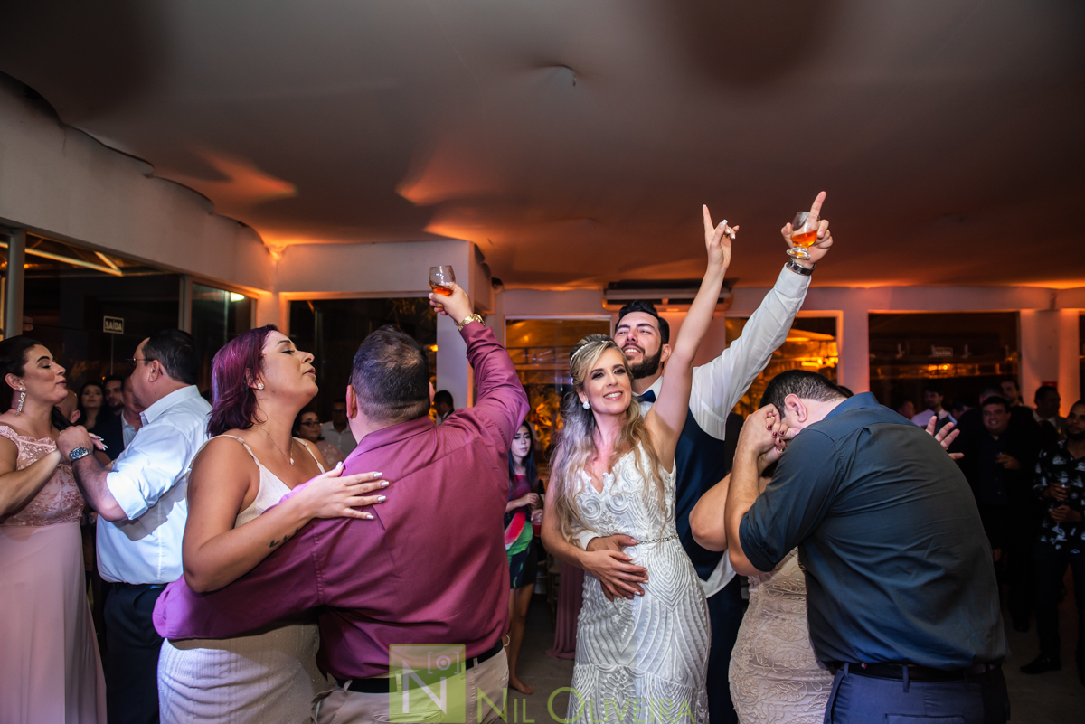 Fotógrafo de casamento Maceió, Cerimônia e Recepção Espaço Agenda, Decoração Isis Reis Decor, Vivi Araújo Assessoria, Flores mais Buquê, Vestido da Noiva I Love Vestidos, Buffet Ana Costas, Música para Casamentos Grupo Pra Sonhar, Sowbar Itinerante