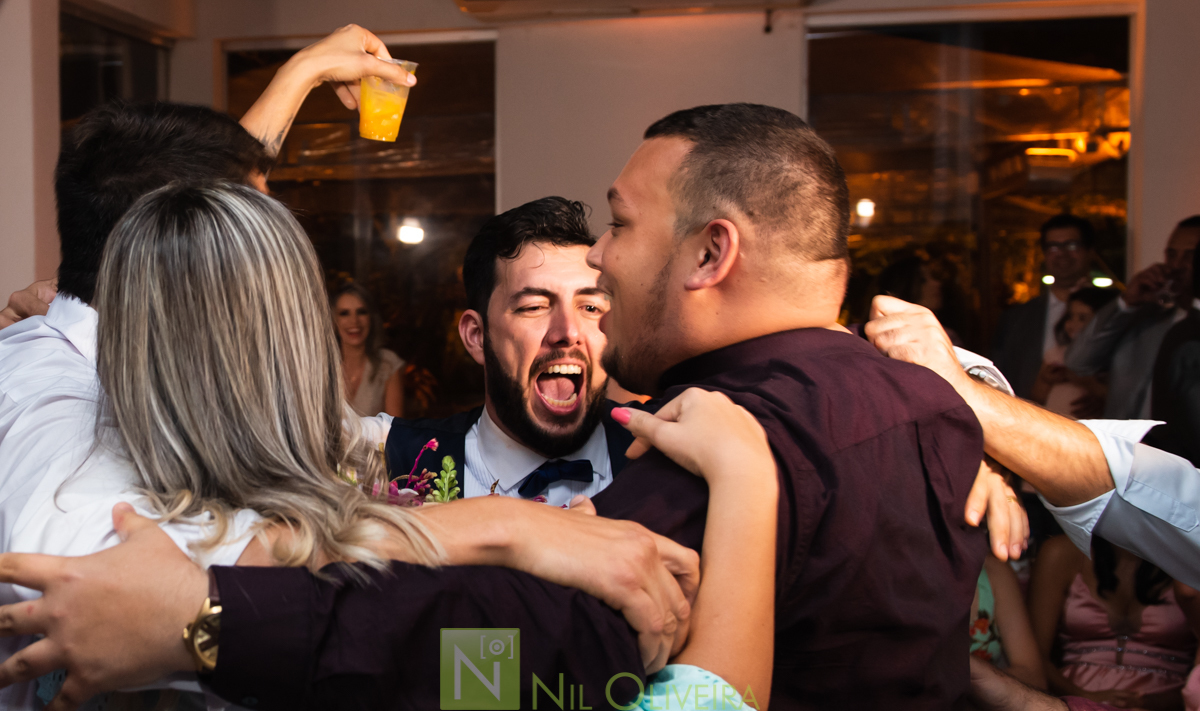 Fotógrafo de casamento Maceió, Cerimônia e Recepção Espaço Agenda, Decoração Isis Reis Decor, Vivi Araújo Assessoria, Flores mais Buquê, Vestido da Noiva I Love Vestidos, Buffet Ana Costas, Música para Casamentos Grupo Pra Sonhar, Sowbar Itinerante