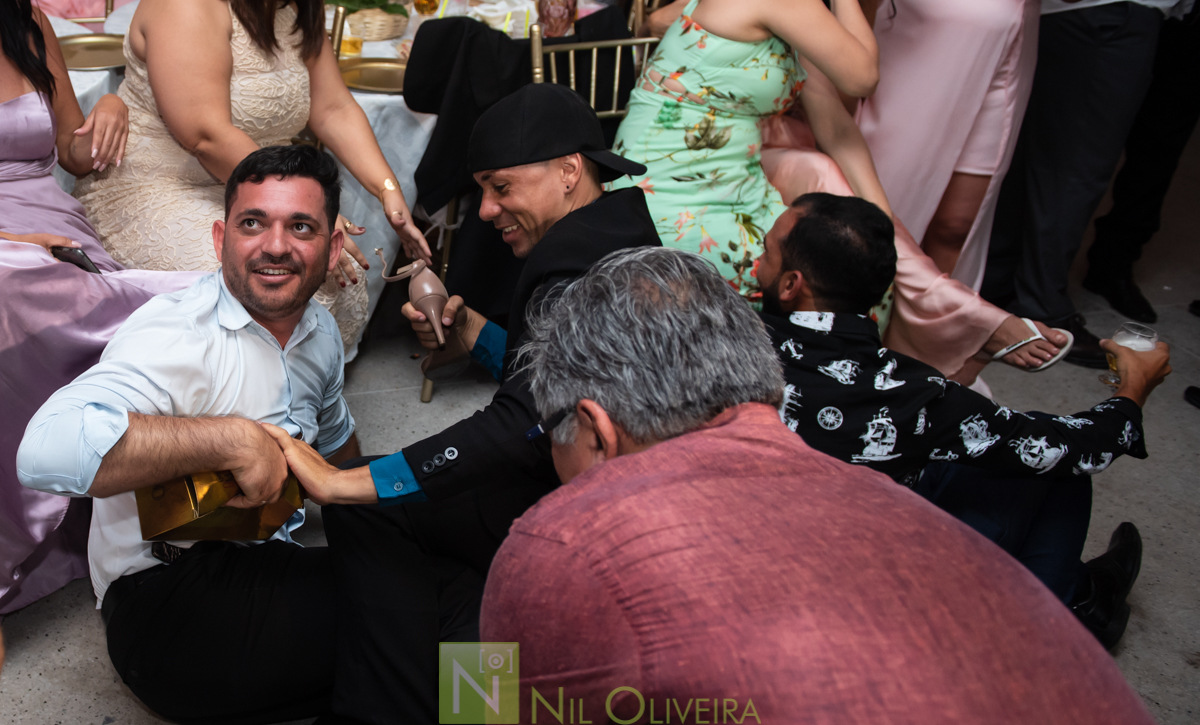 Fotógrafo de casamento Maceió, Cerimônia e Recepção Espaço Agenda, Decoração Isis Reis Decor, Vivi Araújo Assessoria, Flores mais Buquê, Vestido da Noiva I Love Vestidos, Buffet Ana Costas, Música para Casamentos Grupo Pra Sonhar, Sowbar Itinerante