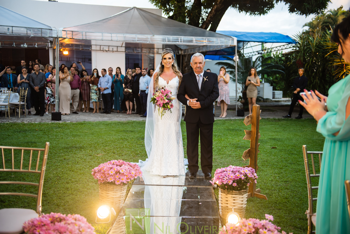 Fotógrafo de casamento Maceió, Cerimônia e Recepção Espaço Agenda, Decoração Isis Reis Decor, Vivi Araújo Assessoria, Flores mais Buquê, Vestido da Noiva I Love Vestidos, Buffet Ana Costas, Música para Casamentos Grupo Pra Sonhar, Sowbar Itinerante