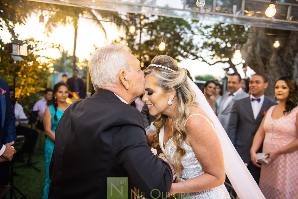 Fotógrafo de casamento Maceió, Cerimônia e Recepção Espaço Agenda, Decoração Isis Reis Decor, Vivi Araújo Assessoria, Flores mais Buquê, Vestido da Noiva I Love Vestidos, Buffet Ana Costas, Música para Casamentos Grupo Pra Sonhar, Sowbar Itinerante