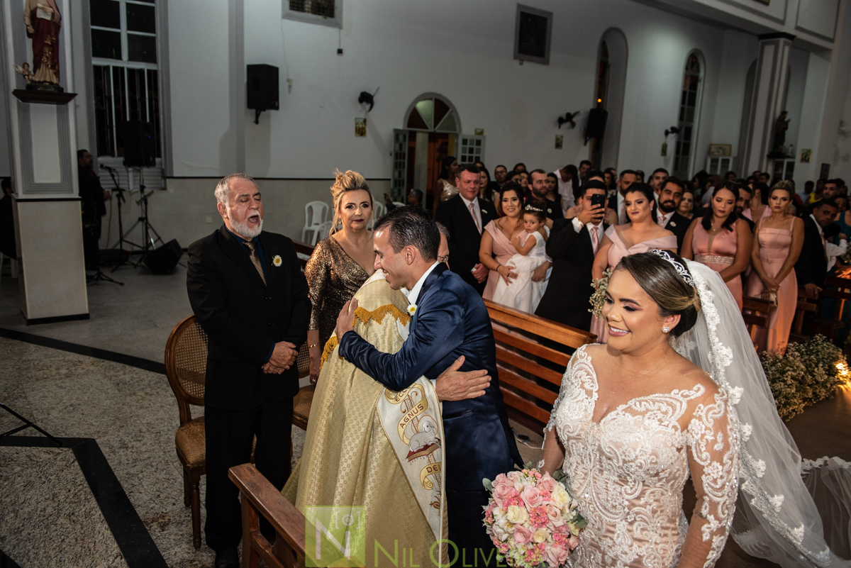 Recepção: Chez Marie, Rec Cerimonial, Decoração Jackson Júnior e Geraldo Barros, Cicero bolos Artísticos, Bem Casados Niedja Belo, Caipfruta Drinks, Locatto Móveis, Star Iluminação Cênica, Jambo Bebidas, Neide Freire, Make Luana Souza, Penteados da Deyse,