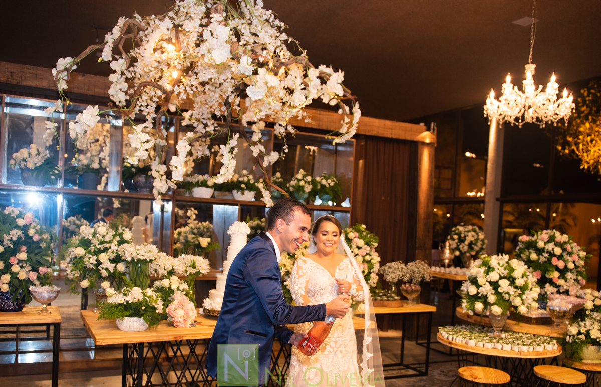 Recepção: Chez Marie, Rec Cerimonial, Decoração Jackson Júnior e Geraldo Barros, Cicero bolos Artísticos, Bem Casados Niedja Belo, Caipfruta Drinks, Locatto Móveis, Star Iluminação Cênica, Jambo Bebidas, Neide Freire, Make Luana Souza, Penteados da Deyse,