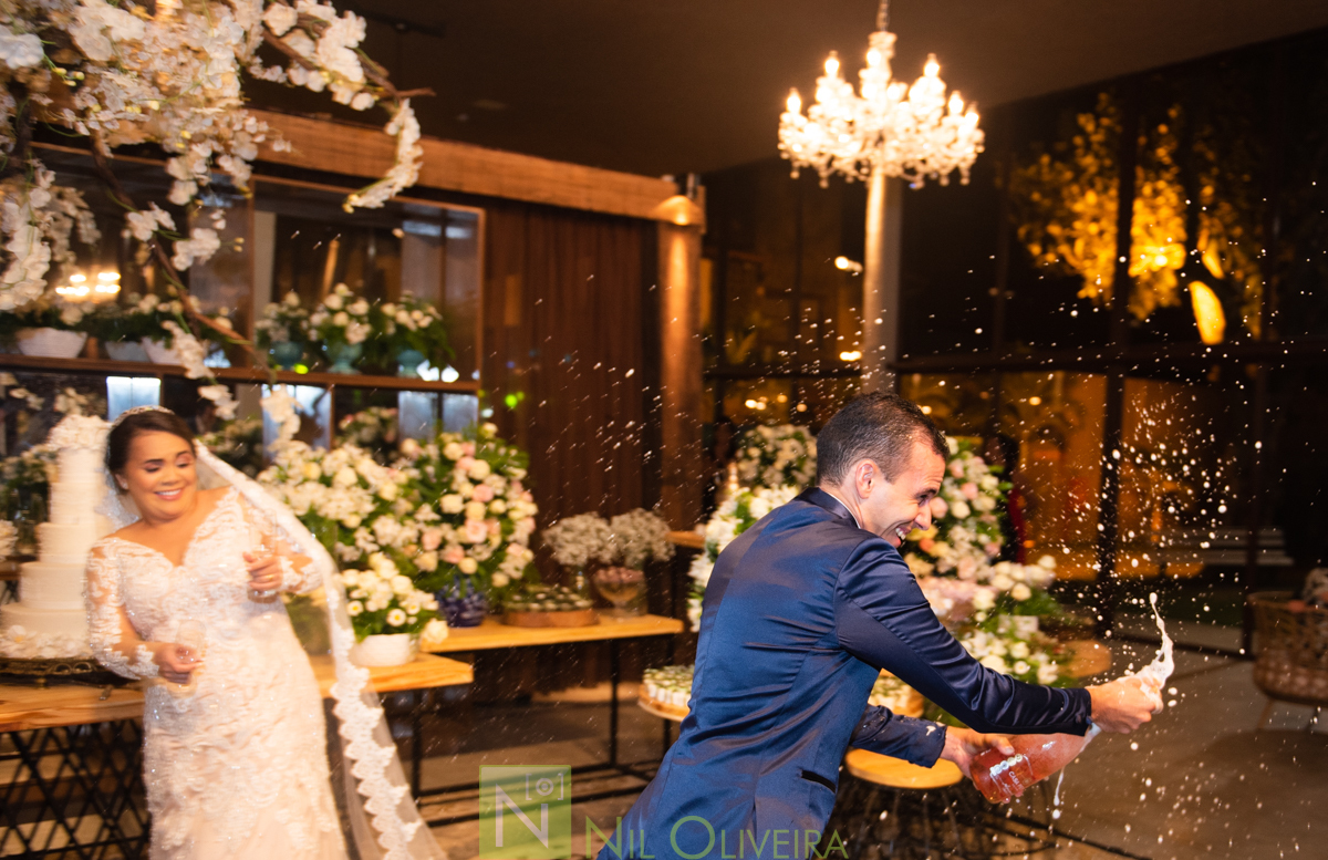 Recepção: Chez Marie, Rec Cerimonial, Decoração Jackson Júnior e Geraldo Barros, Cicero bolos Artísticos, Bem Casados Niedja Belo, Caipfruta Drinks, Locatto Móveis, Star Iluminação Cênica, Jambo Bebidas, Neide Freire, Make Luana Souza, Penteados da Deyse,